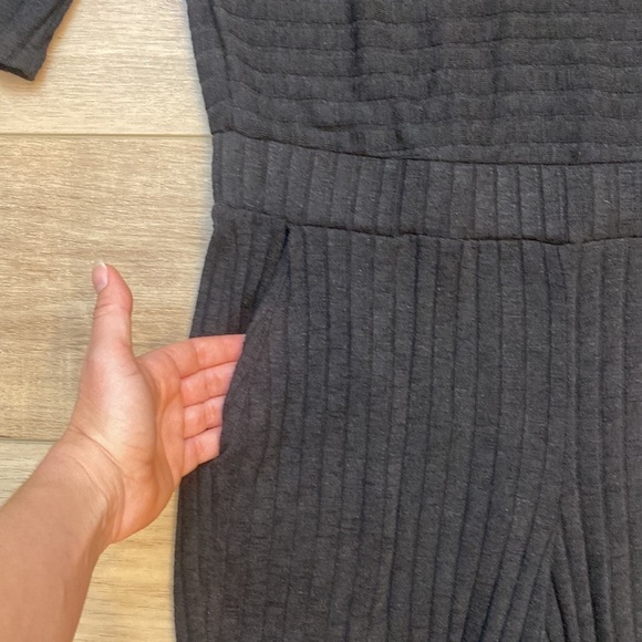 Michael Stars | Rex |‎ Ribbed V neck Jumpsuit - Picture 6 of 16